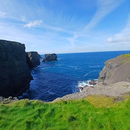 2 Cois Farraige 度假居 *